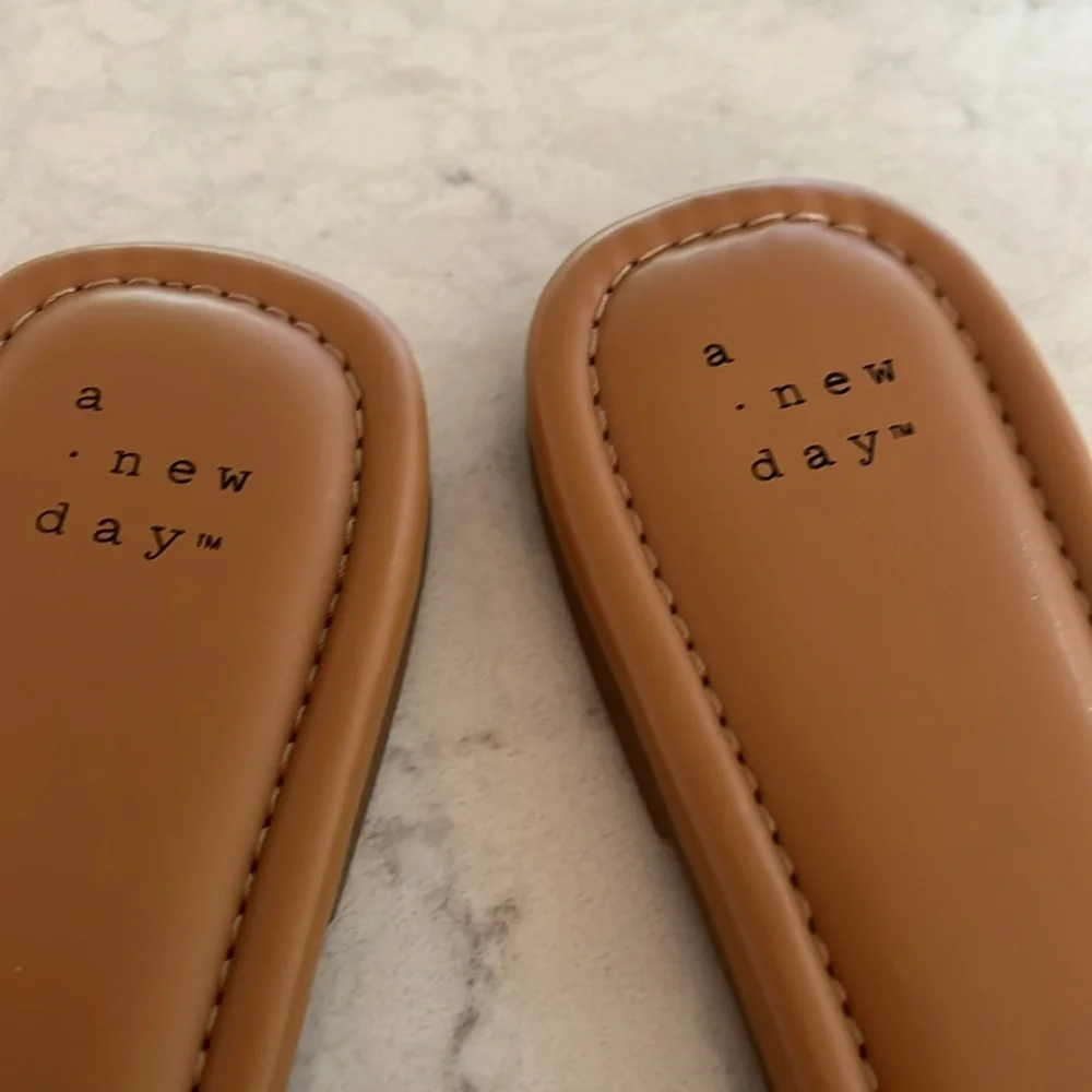 A New Day‎ Sandals with Bamboo detail Buckle - Picture 2 of 6